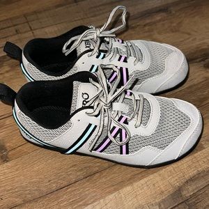 Zero prio shoes size 7